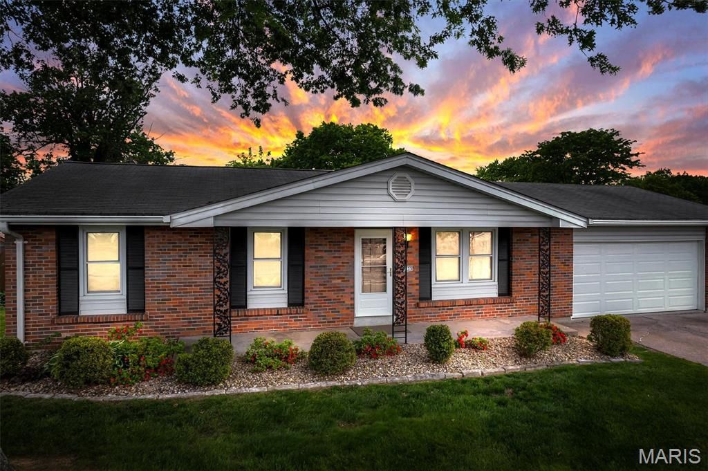 Photo of 3135 Elm Street, St Charles, MO 63301 (MLS # 26021910)