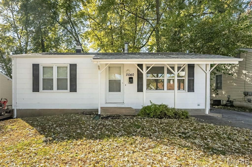 Photo of 11040 Florence Avenue, St Ann, MO 63074 (MLS # 25070830)