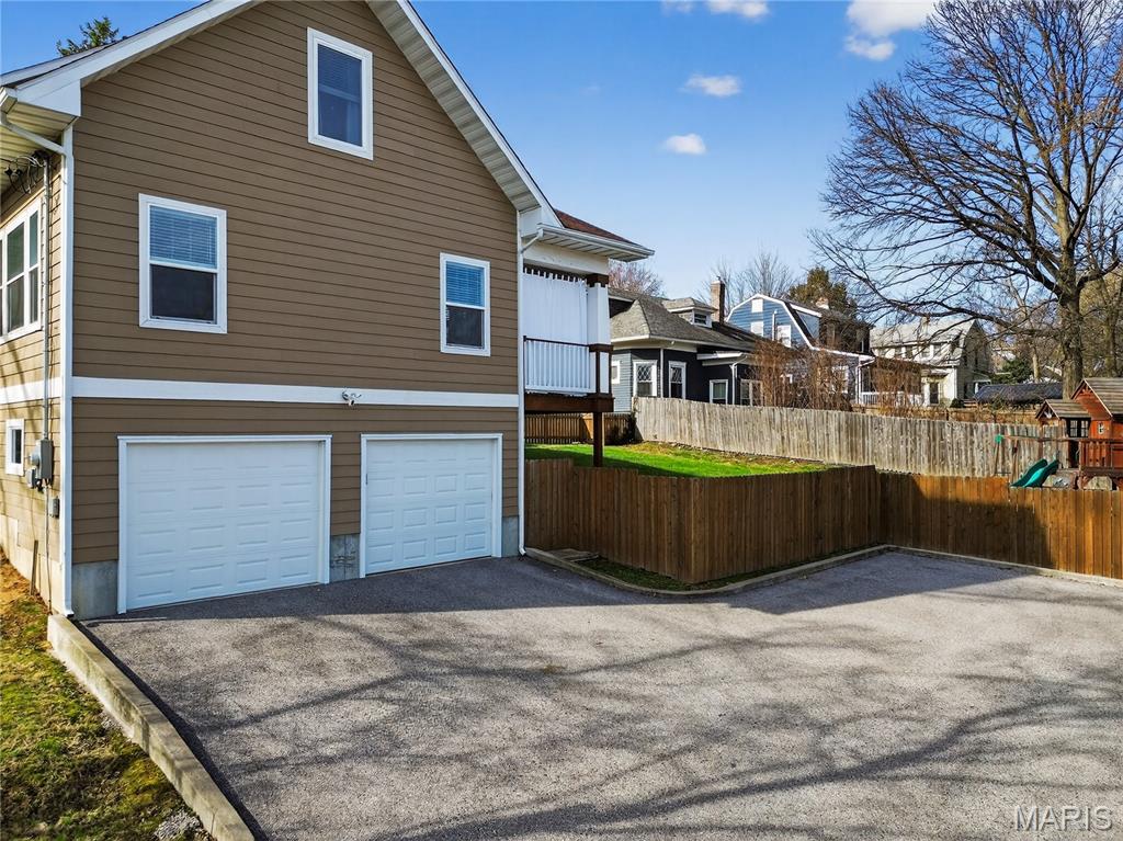 Tuxedo Park - Residential