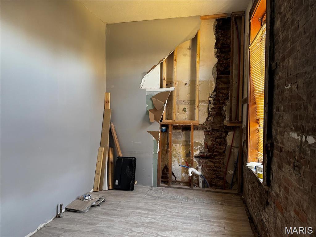 St Louis Commons Add S33 - Residential Income