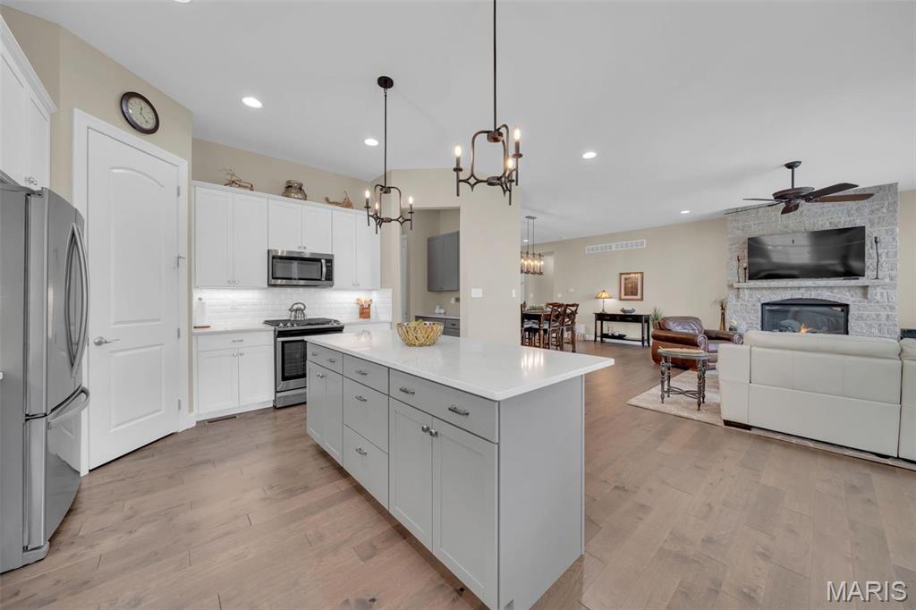 Lake St Louis, Missouri 63367, United States, 4 Bedrooms Bedrooms, ,4 BathroomsBathrooms,Residential,Active,116970