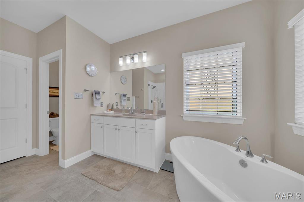 Lake St Louis, Missouri 63367, United States, 4 Bedrooms Bedrooms, ,4 BathroomsBathrooms,Residential,Active,116970