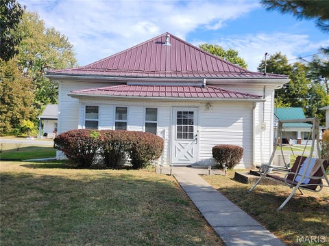 Tiny photo for 212 S Court Street, Bowling Green, MO 63334 (MLS # 26068745)