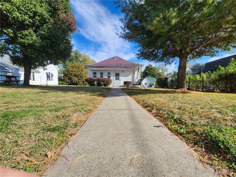 Tiny photo for 212 S Court Street, Bowling Green, MO 63334 (MLS # 26068745)