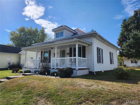 Tiny photo for 212 S Court Street, Bowling Green, MO 63334 (MLS # 26068745)
