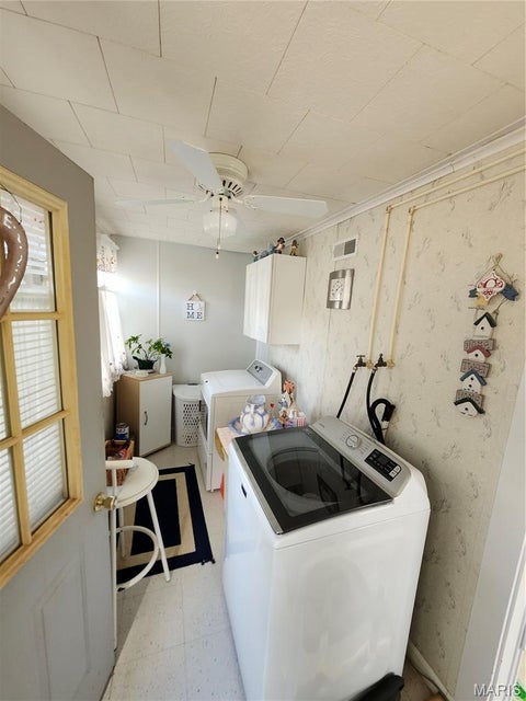Tiny photo for 212 S Court Street, Bowling Green, MO 63334 (MLS # 26068745)