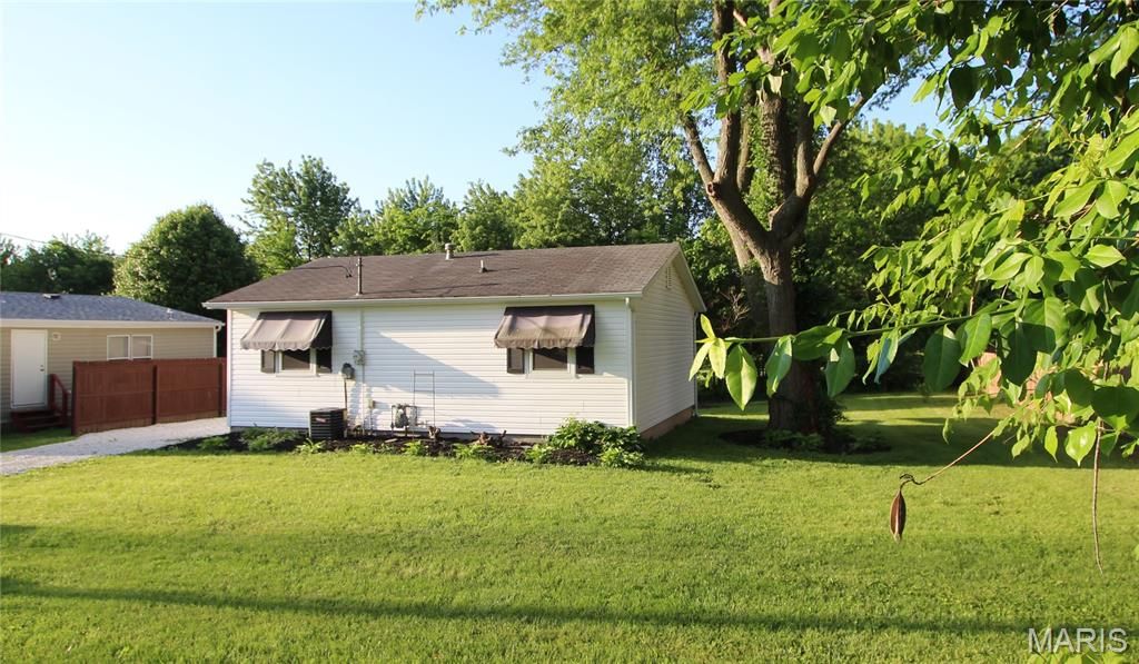 Photo of 704 E Mortimer Street, New Florence, MO 63363 (MLS # 26027271)