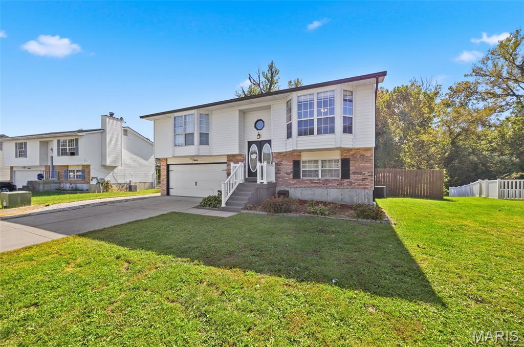 2466 Lombard Lane