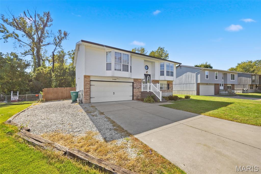 2466 Lombard Lane