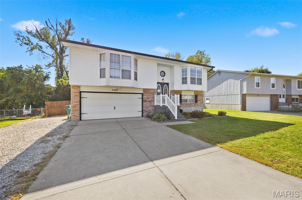 2466 Lombard Lane