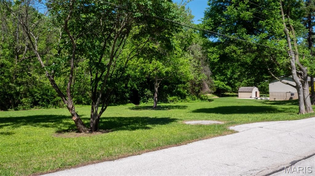 Photo of 1393 Spring Drive, Herculaneum, MO 63048 (MLS # 26027585)