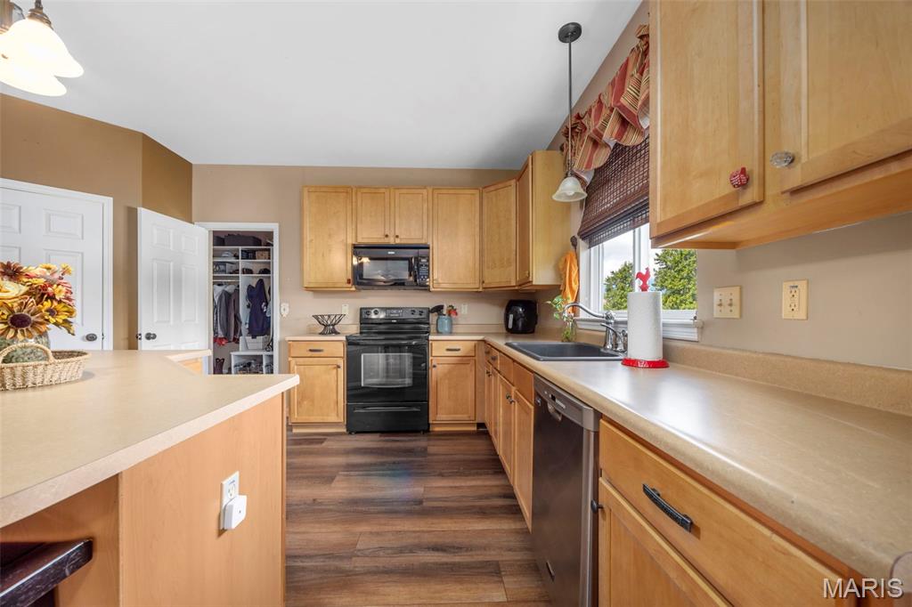 Lake St Louis, Missouri 63367, United States, 4 Bedrooms Bedrooms, ,3 BathroomsBathrooms,Residential,Coming Soon,188815