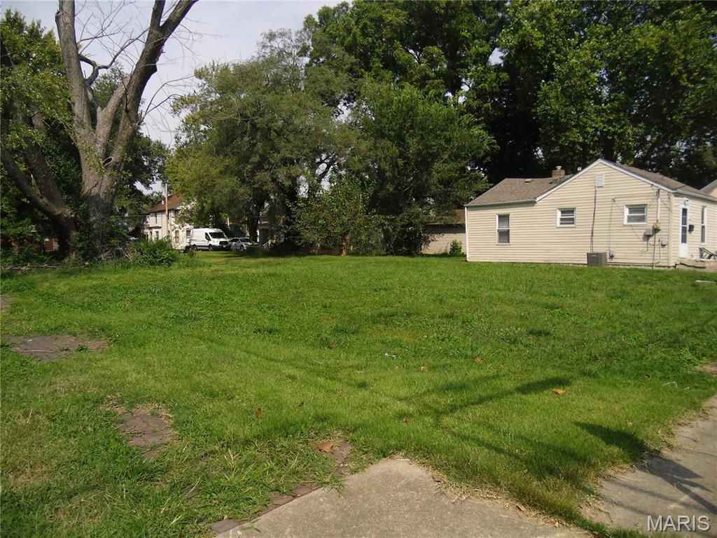 Photo 1 of 6 — 301 N 11th Street, Belleville, IL 62220