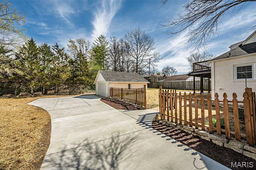 August Chouteau Estate - Residential