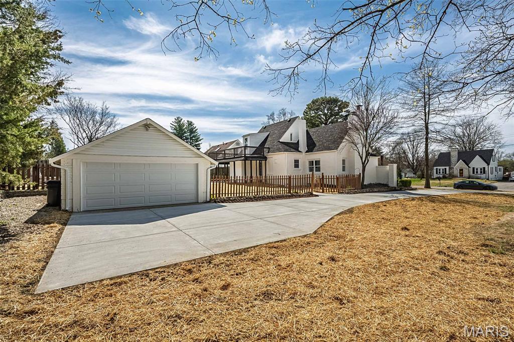 August Chouteau Estate - Residential