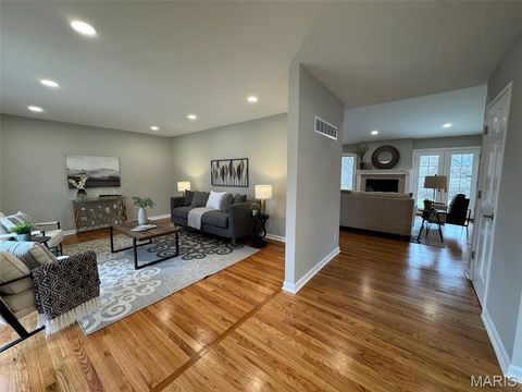 Tiny photo for 924 Fernview Drive, Creve Coeur, MO 63141 (MLS # 26015264)