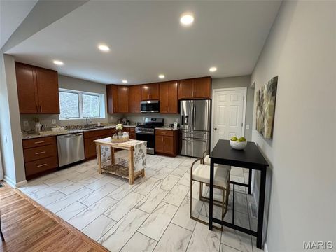 Tiny photo for 924 Fernview Drive, Creve Coeur, MO 63141 (MLS # 26015264)