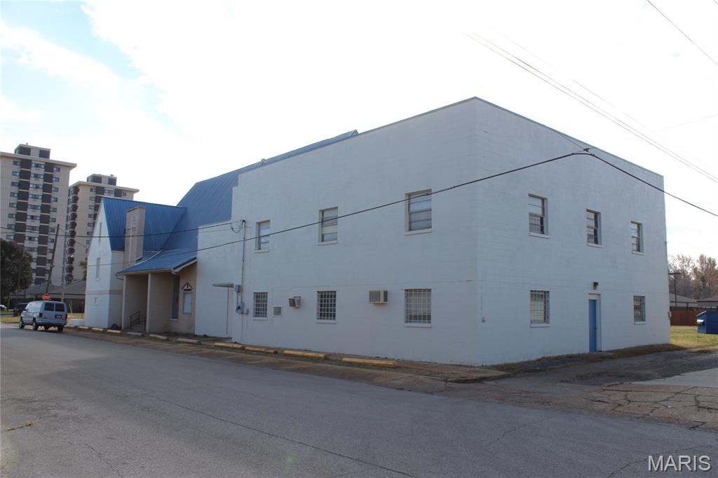 Kitchen & Bartlett Add - Commercial Sale