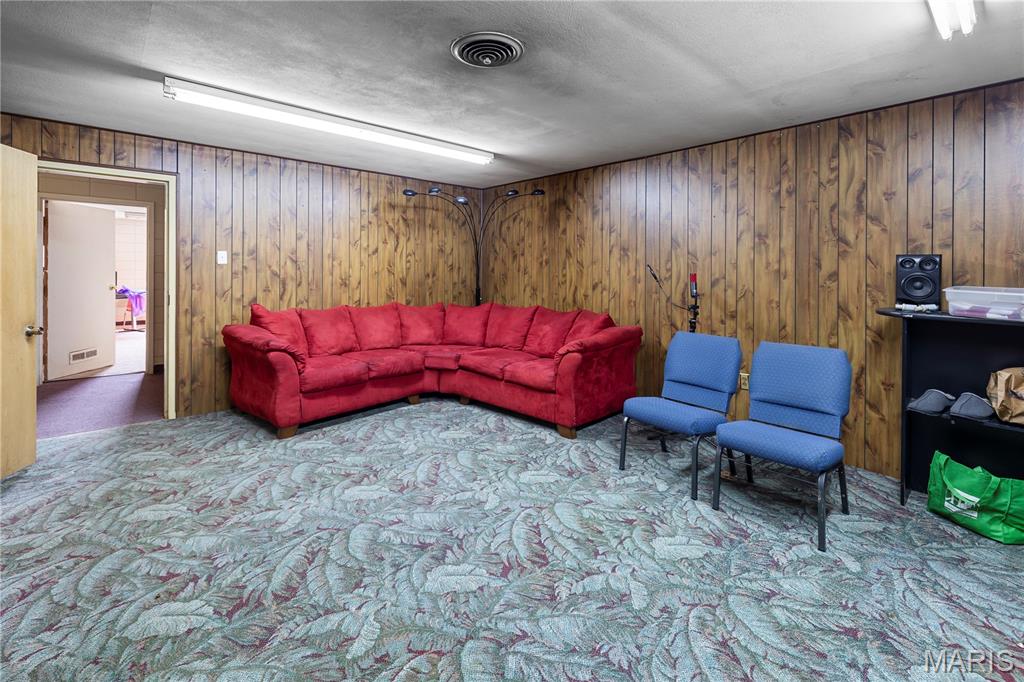 Kitchen & Bartlett Add - Commercial Sale