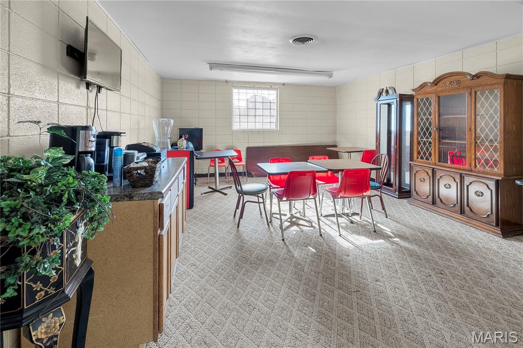 Kitchen & Bartlett Add - Commercial Sale