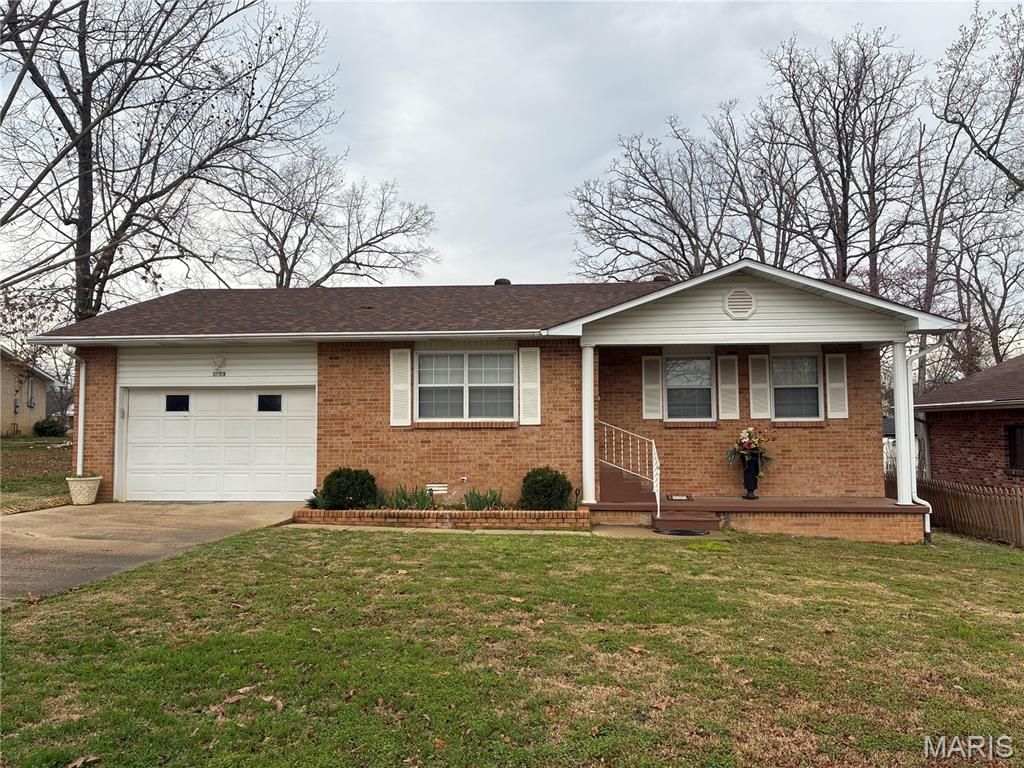 Photo of 1723 Sunset Drive, Poplar Bluff, MO 63901 (MLS # 26012730)