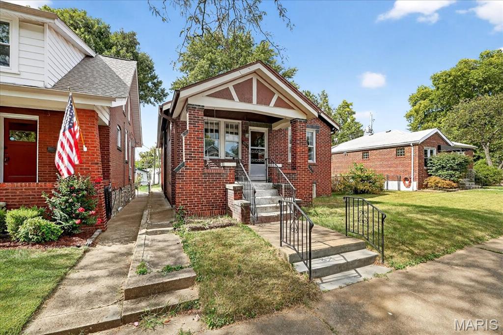 St Louis, Missouri 63116, United States, 2 Bedrooms Bedrooms, ,1 BathroomBathrooms,Residential,Coming Soon,202857