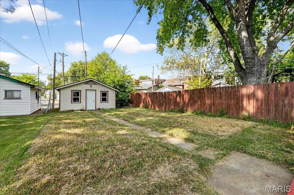 St Louis, Missouri 63116, United States, 2 Bedrooms Bedrooms, ,1 BathroomBathrooms,Residential,Coming Soon,202857