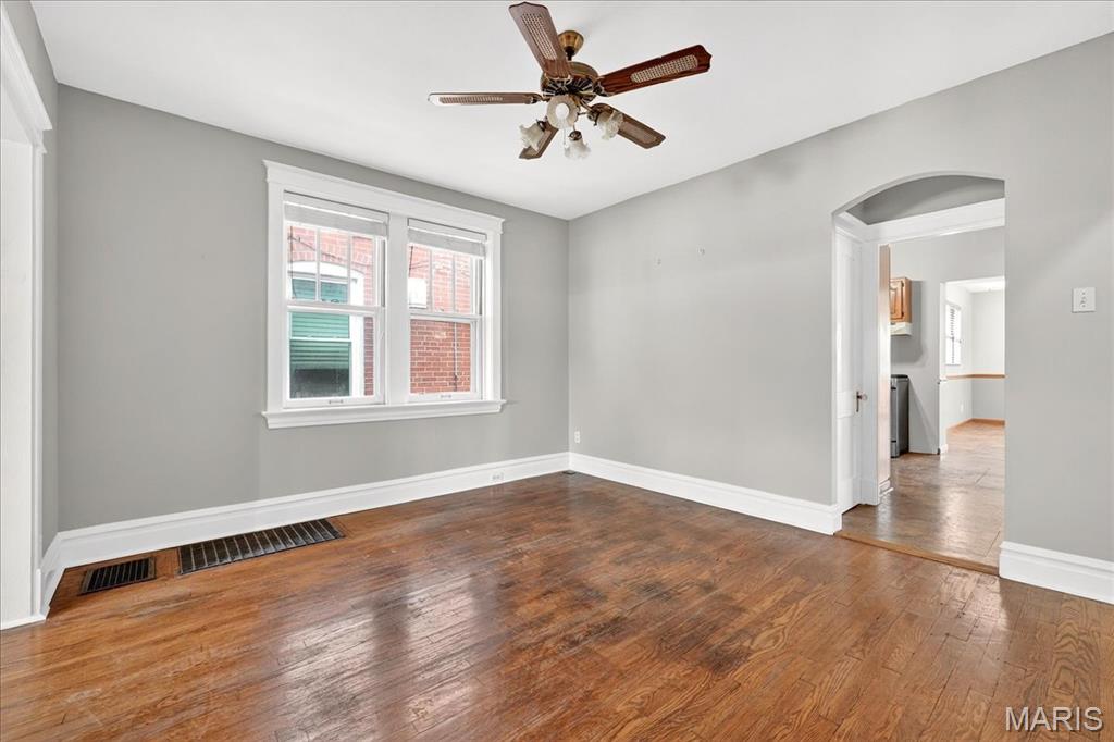 St Louis, Missouri 63116, United States, 2 Bedrooms Bedrooms, ,1 BathroomBathrooms,Residential,Coming Soon,202857