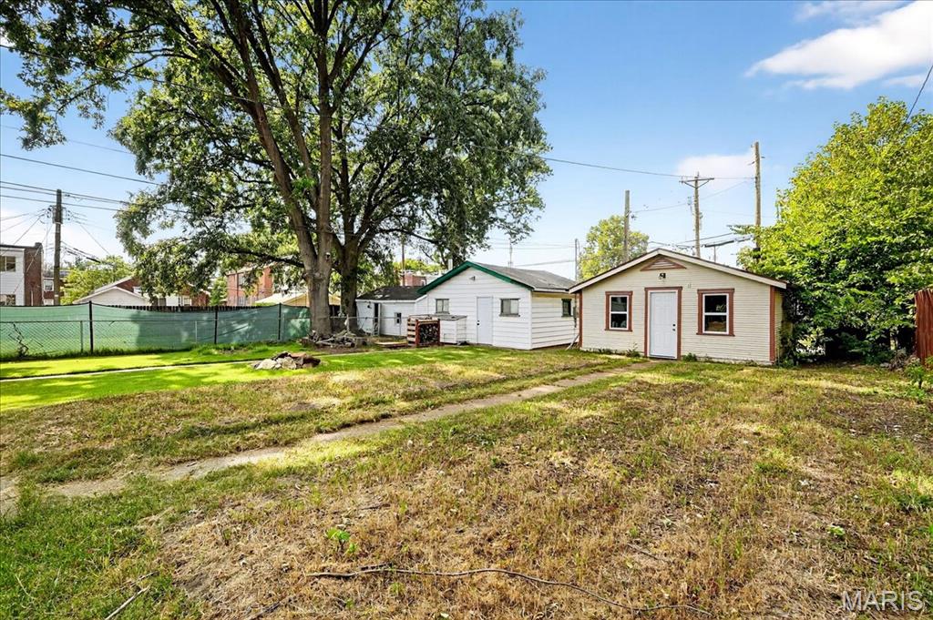 St Louis, Missouri 63116, United States, 2 Bedrooms Bedrooms, ,1 BathroomBathrooms,Residential,Coming Soon,202857