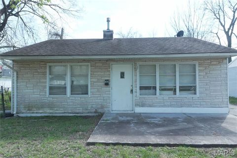 32 Agnes Drive East St Louis IL 62206