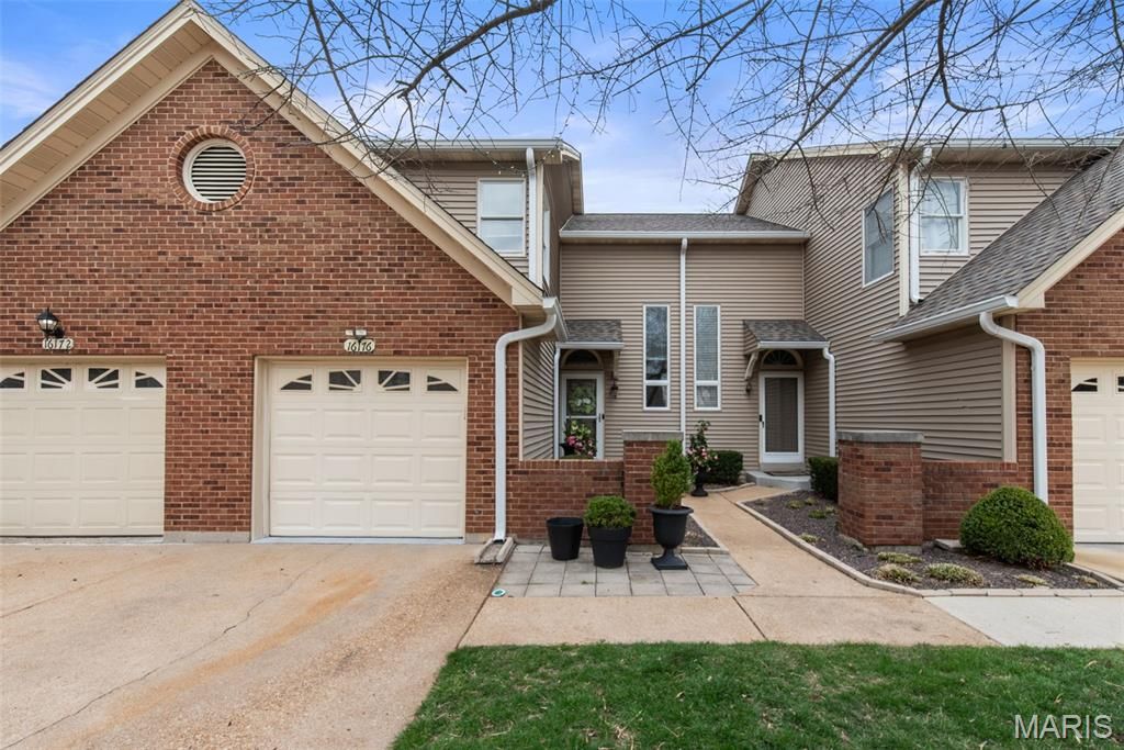 Photo of 16176 Lea Oak Court, Chesterfield, MO 63017 (MLS # 26004503)