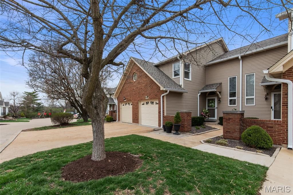 Photo of 16176 Lea Oak Court, Chesterfield, MO 63017 (MLS # 26004503)