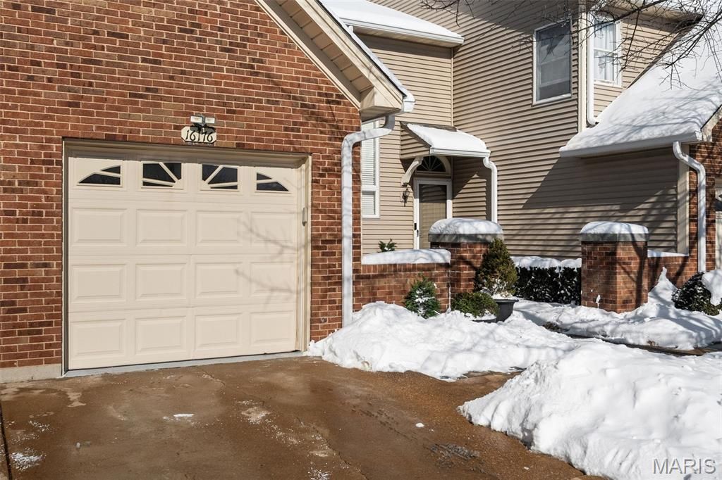 Photo of 16176 Lea Oak Court, Chesterfield, MO 63017 (MLS # 26004503)