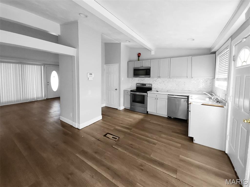 Hathaway Manor 3 - Residential