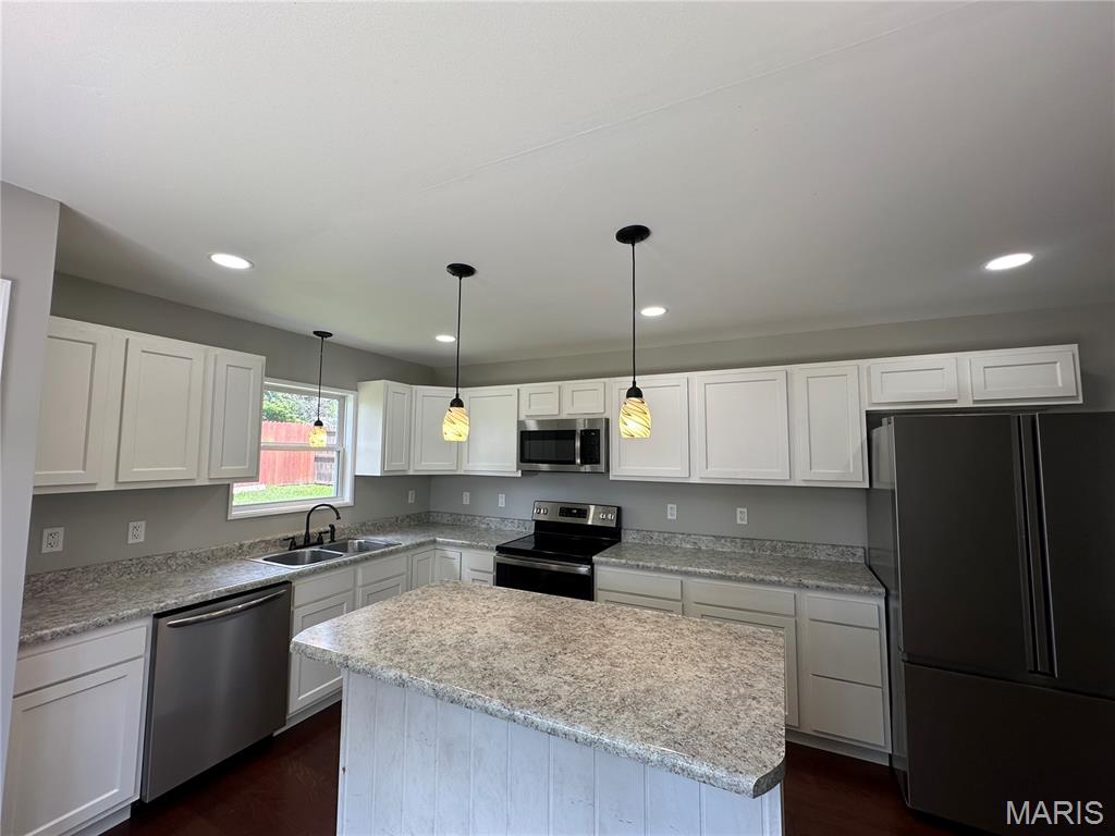 403 E Wells