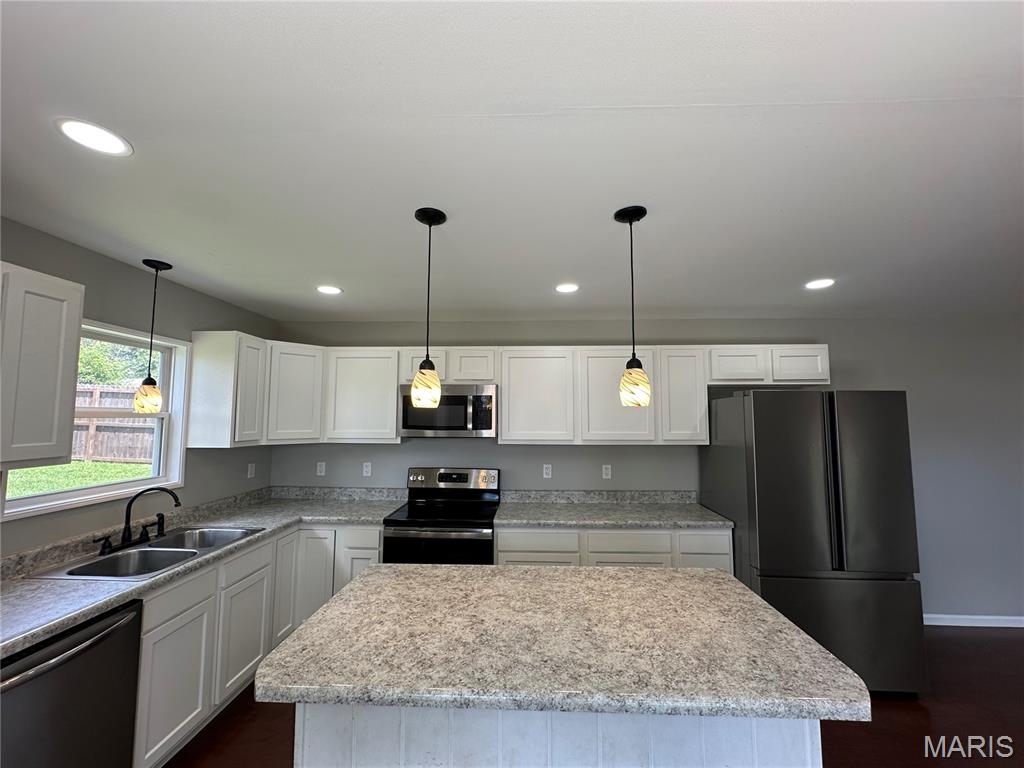 403 E Wells