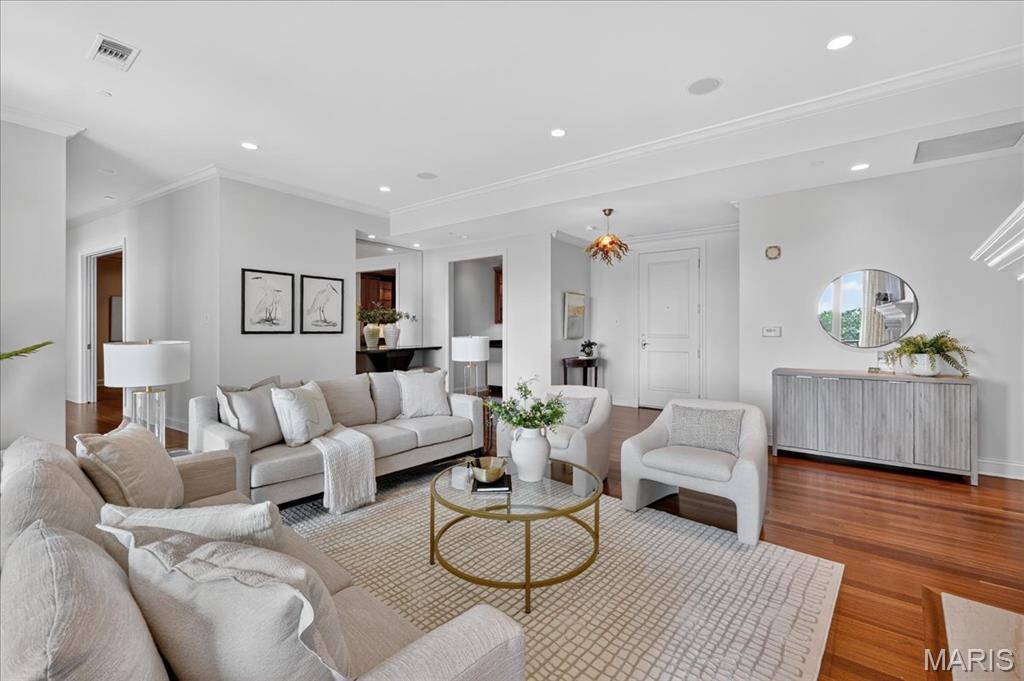 Crescent Condo - Residential