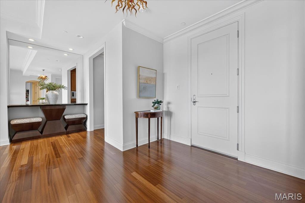 Crescent Condo - Residential