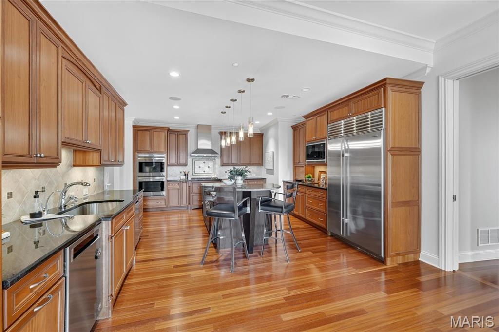 Crescent Condo - Residential