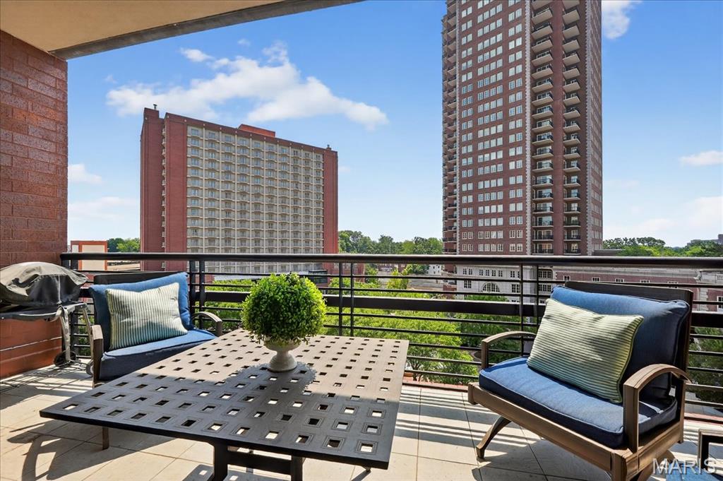 Crescent Condo - Residential