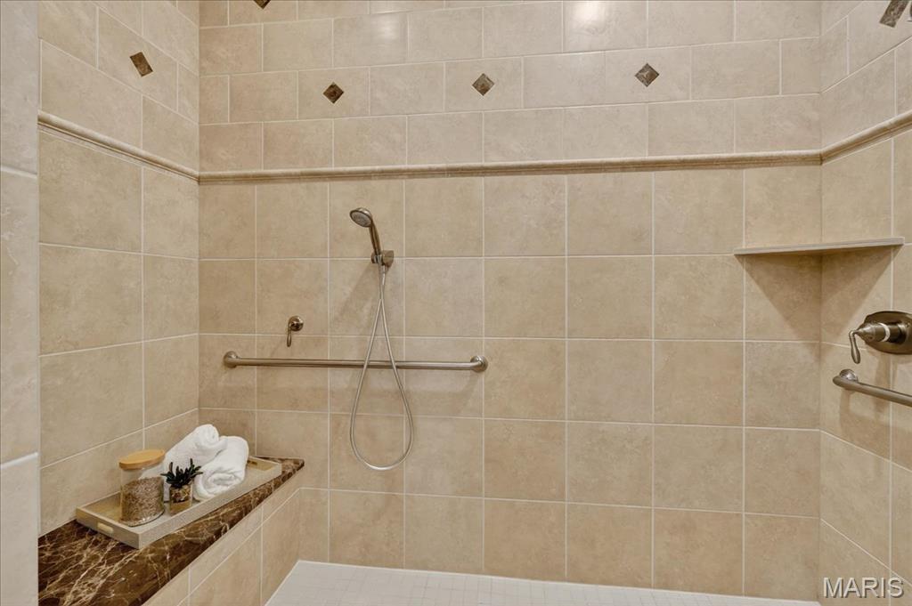 Crescent Condo - Residential