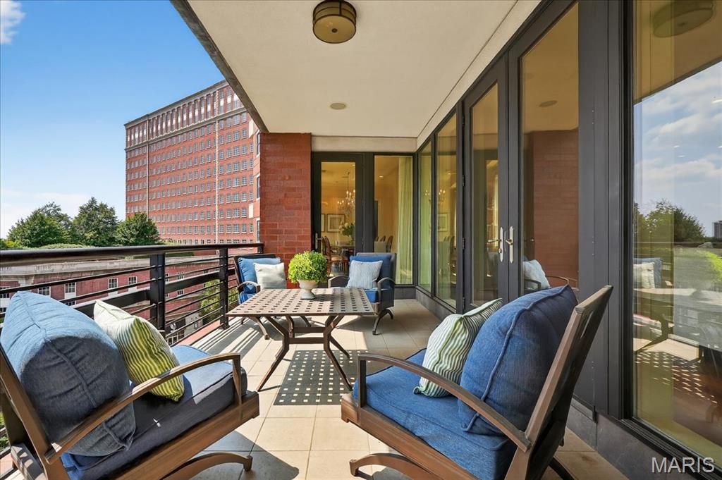 Crescent Condo - Residential