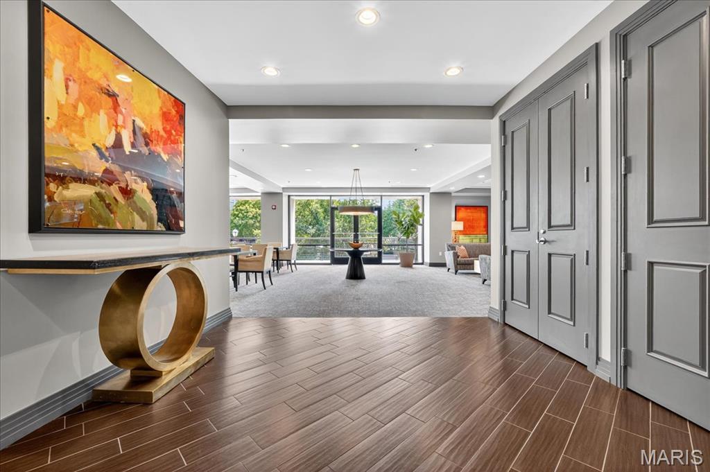 Crescent Condo - Residential