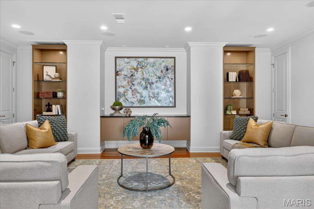 Crescent Condo - Residential