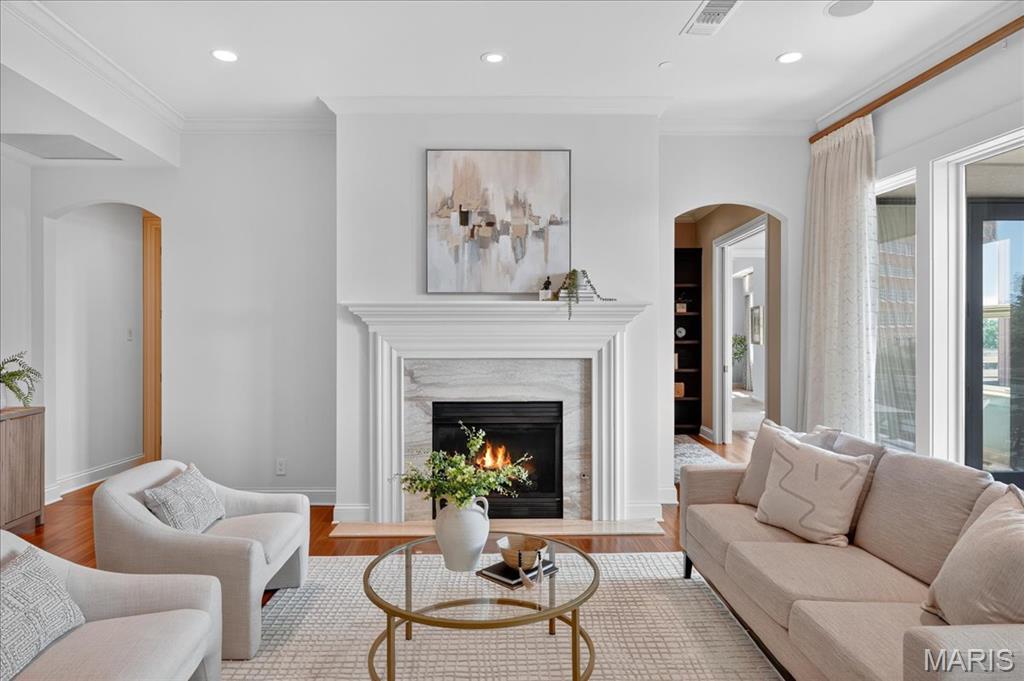 Crescent Condo - Residential