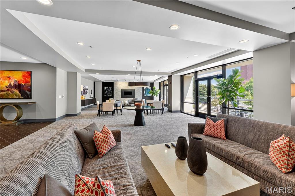 Crescent Condo - Residential