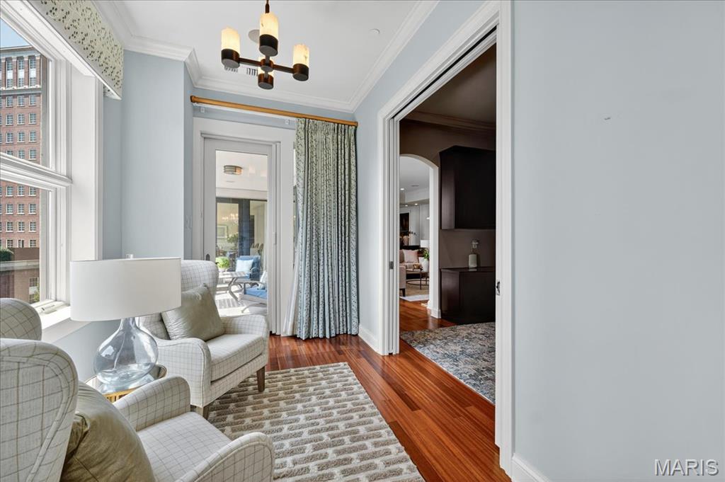 Crescent Condo - Residential