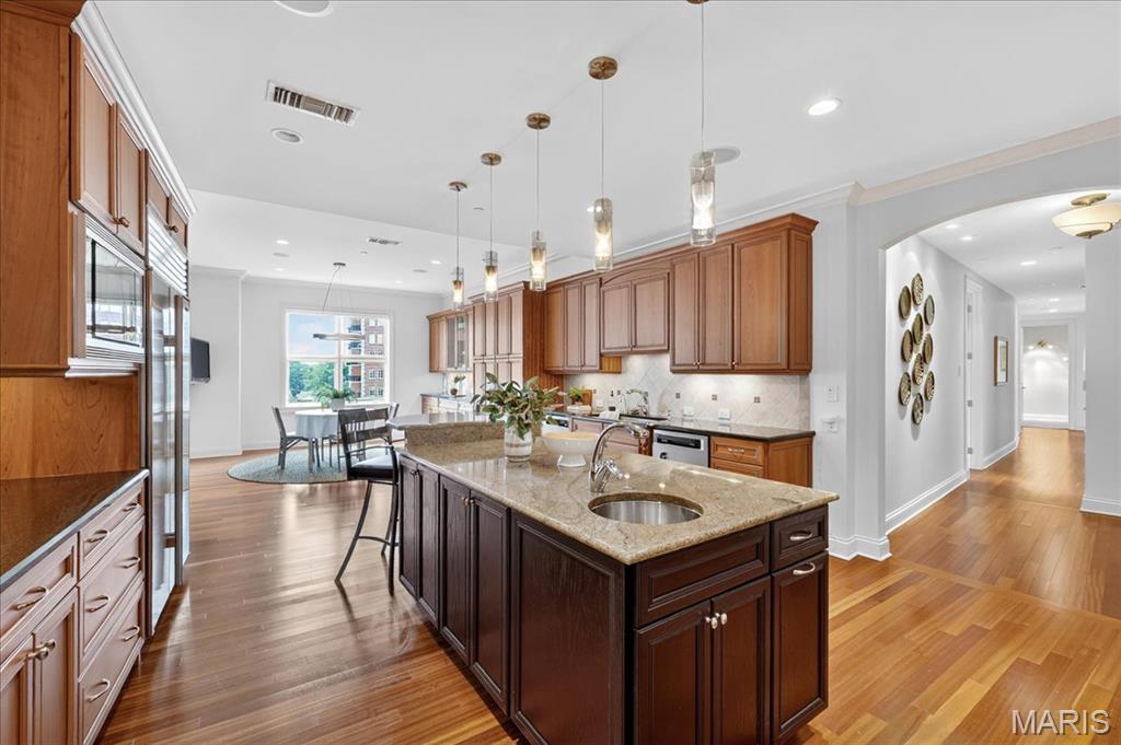 Crescent Condo - Residential