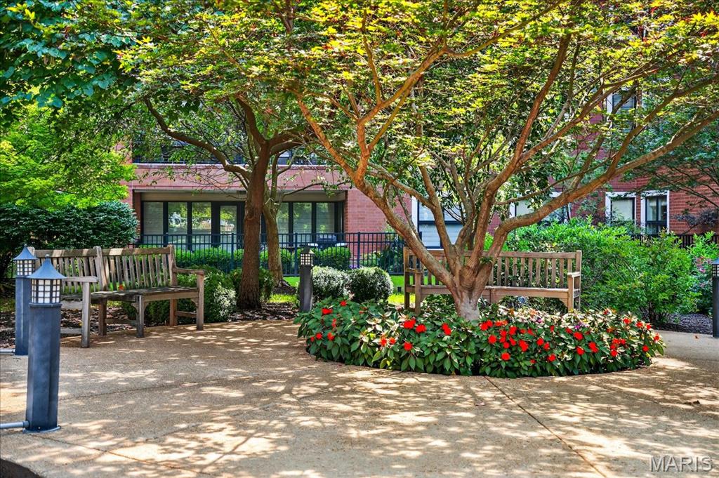 Crescent Condo - Residential