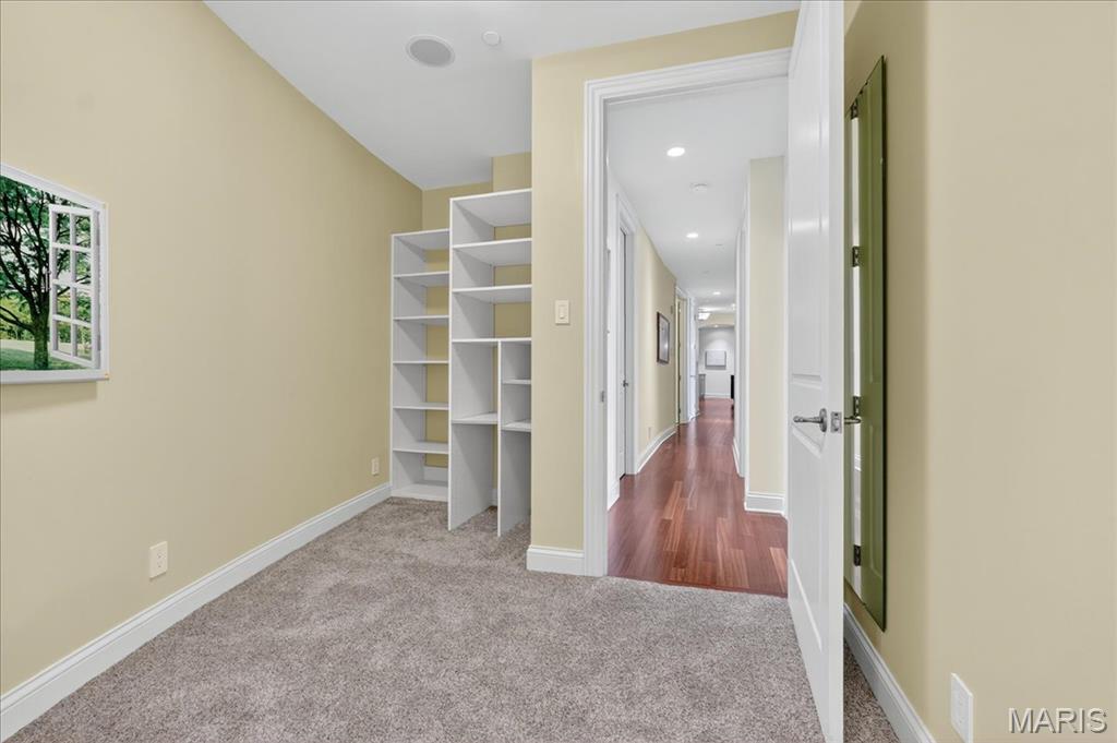 Crescent Condo - Residential